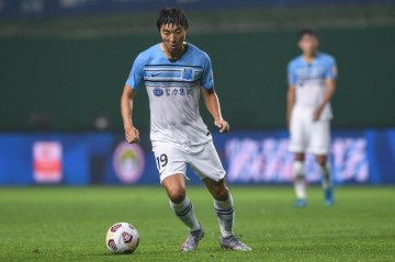 开云体育-【中超】姜积弘头槌深圳3球被吹 深圳0比1广州城